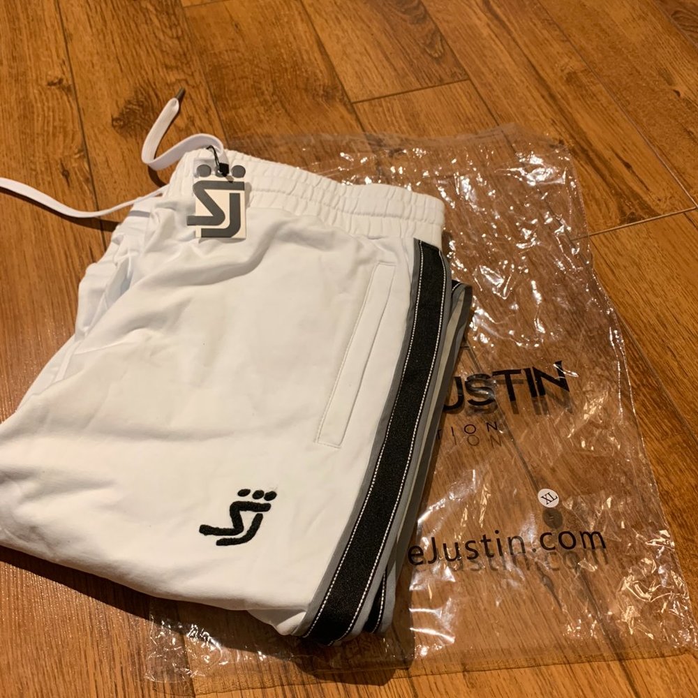 NWT - Shane Justin - WMNS- White 2PC - Jogger - Picture 5 of 5